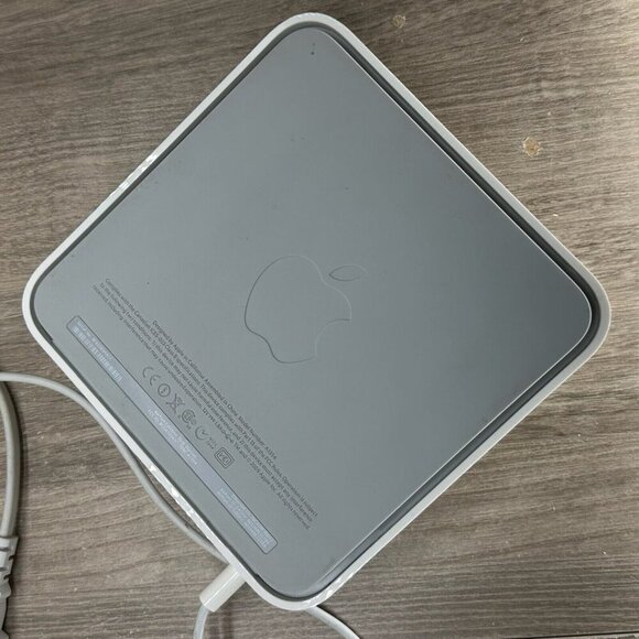 Apple AirPort Extreme Base Station 4th Gen 802.11n WiFi Router A1354 - Picture 7 of 9